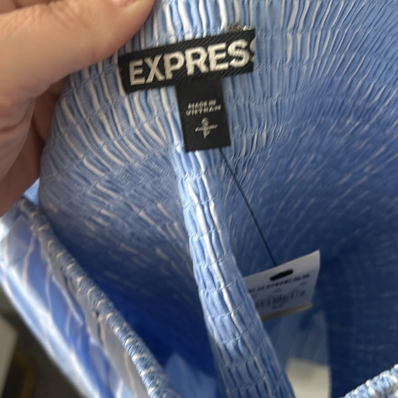 Express Crop Top - Picture 3 of 4